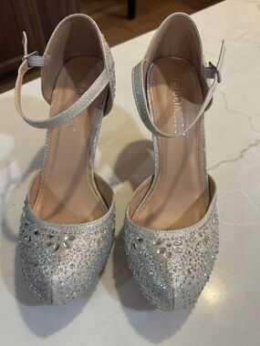 Delicacy Silver Crystal Embellished Ankle-Strap Silver Heels Size 8 1/2 NWOT